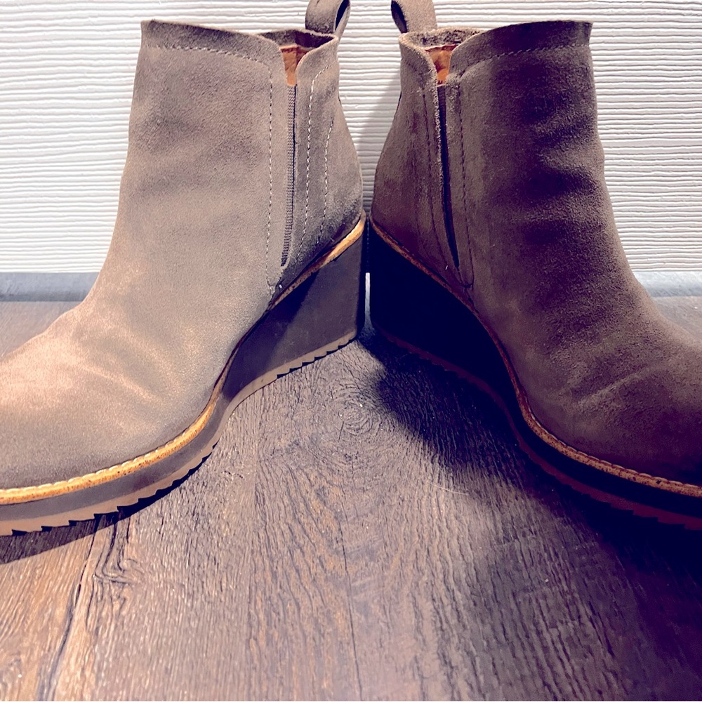 Women's Suede Ankle Boots